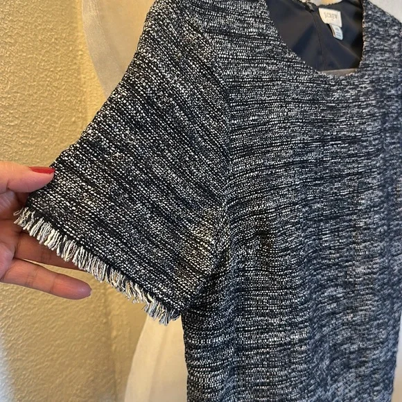 J Crew Women's Navy Blue White Tweed Top Short Sleeve 
Size XS - Picture 3 of 10